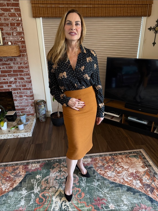 Urban Coco Dresses & Skirts - High-Waist Ribbed Pencil Skirt in Caramel Brown